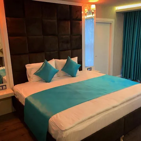 Royal Airport Hotel